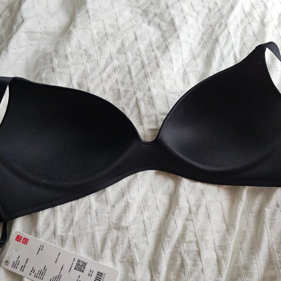 Uniqlo Wireless Bra 3D Hold - 2024 - Black - 34/36 B C - NWT - Picture 3 of 8